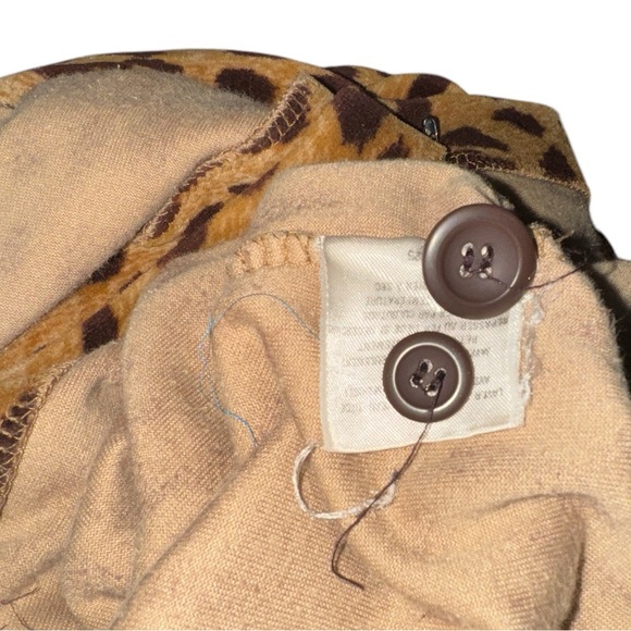LizSport Petite Leopard Print Button Down  - Size Small Petite - Picture 6 of 8